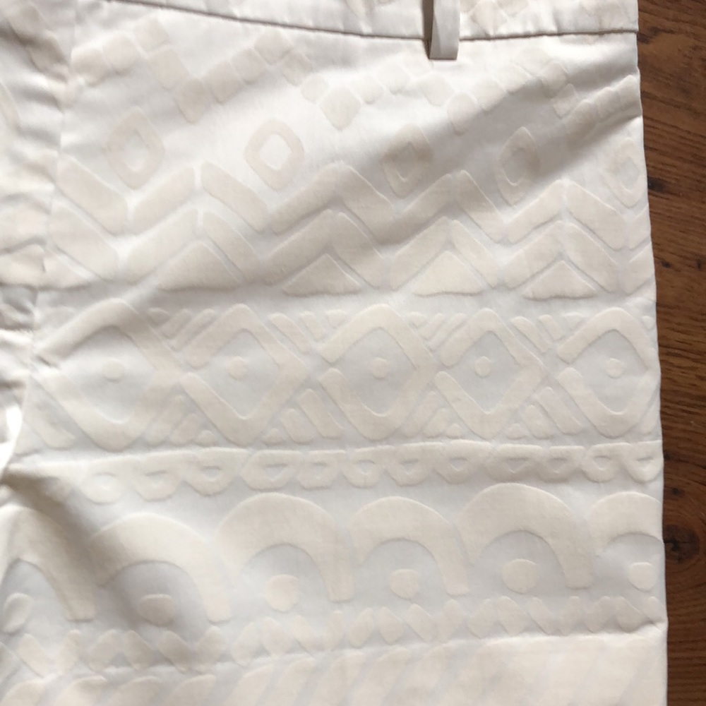EUC LOFT ivory shorts Size 6 - Picture 2 of 8